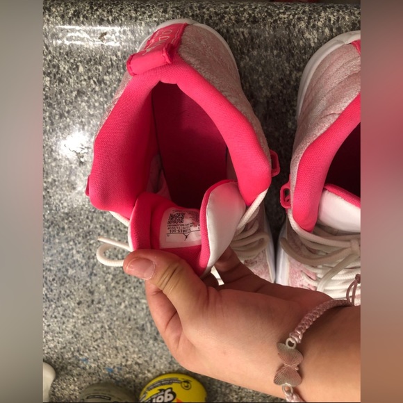 Jordan 12 white hyper pink punch - Picture 4 of 4